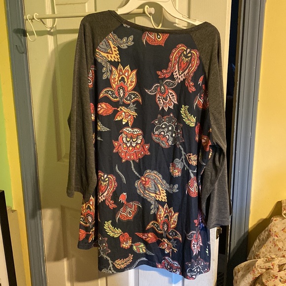 2X Plus Raglan settle shirt - Picture 3 of 3